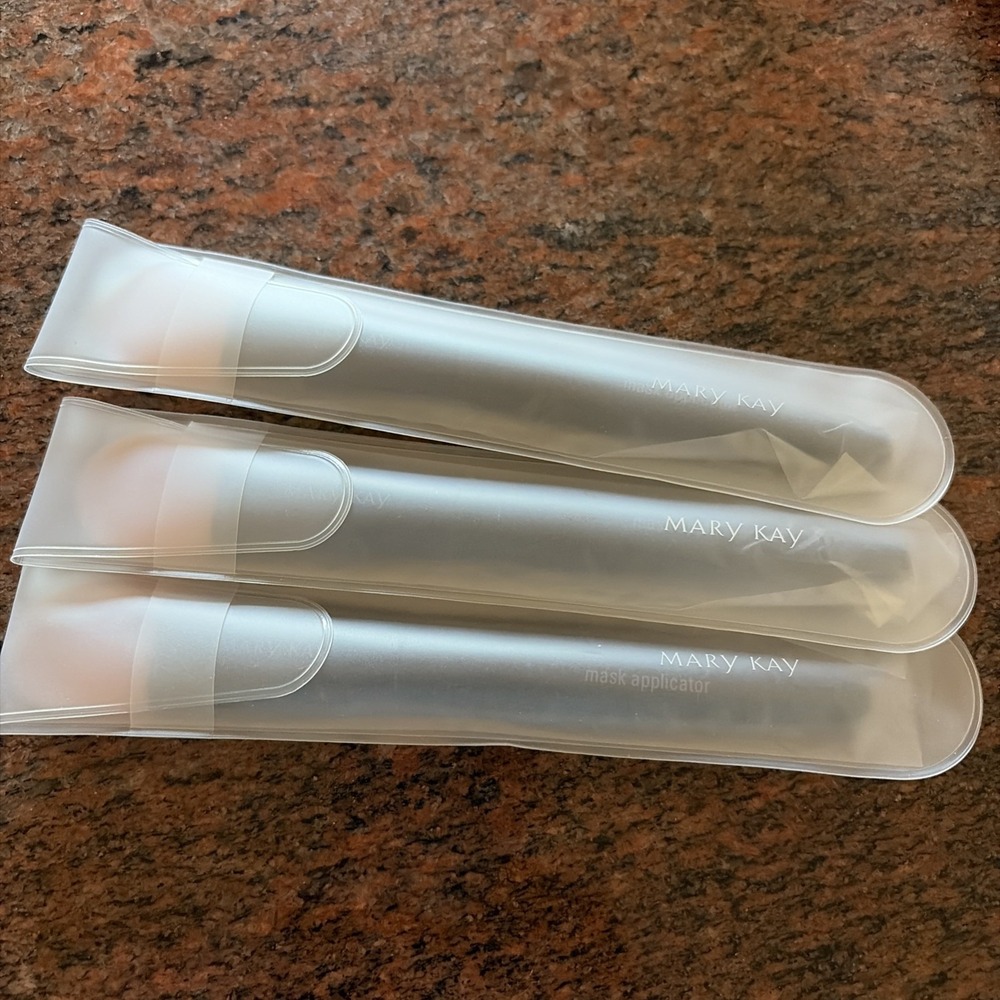 3 X Mary Kay Mask Applicator Brush Pink Silicone Face Mask Spreader  NEW Black